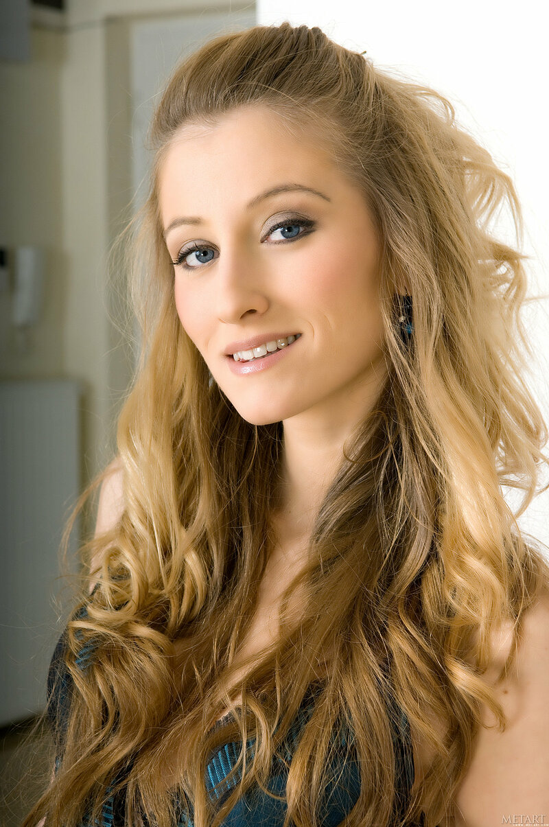 Елена, 24 года, 3 размер груди